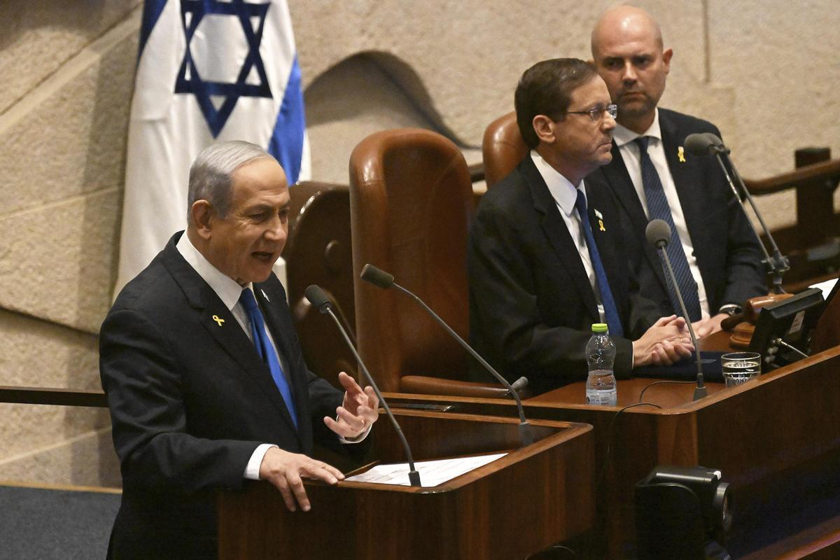 El primer ministro israelí, Binyamín Netanyahu, este lunes en la apertura del nuevo periodo de sesiones de la Knesset.