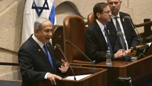 El primer ministro israelí, Binyamín Netanyahu, este lunes en la apertura del nuevo periodo de sesiones de la Knesset.
