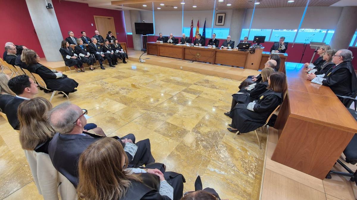 Un momento del acto celebrado en la Ciudad de la Justicia de Murcia este martes.