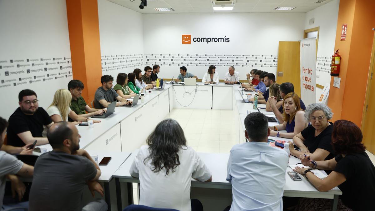 Piquer y Baldoví encabezan la reunión de la ejecutiva de Més-Compromís, este martes.