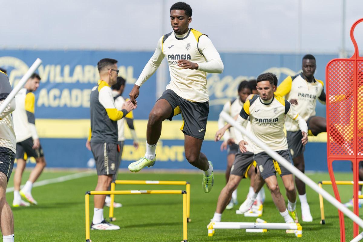 Logan Costa durante un entrenamiento esta semana.