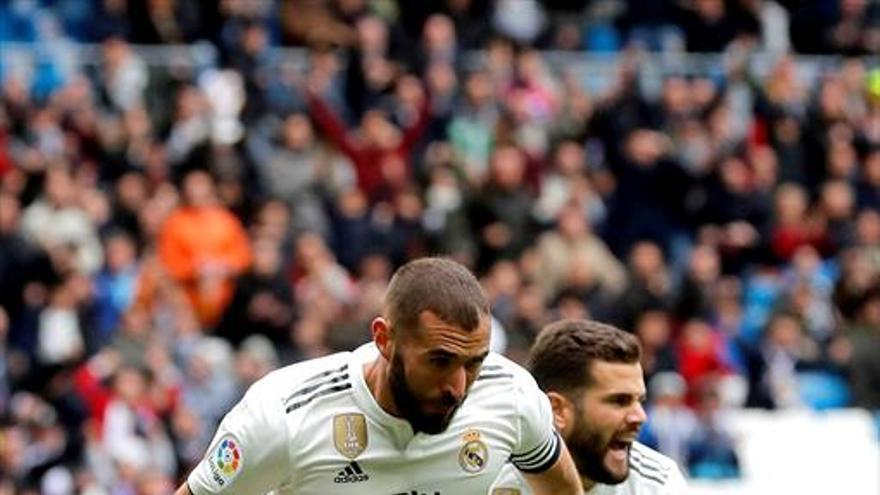 Benzema rescata el orgullo ante el Eibar