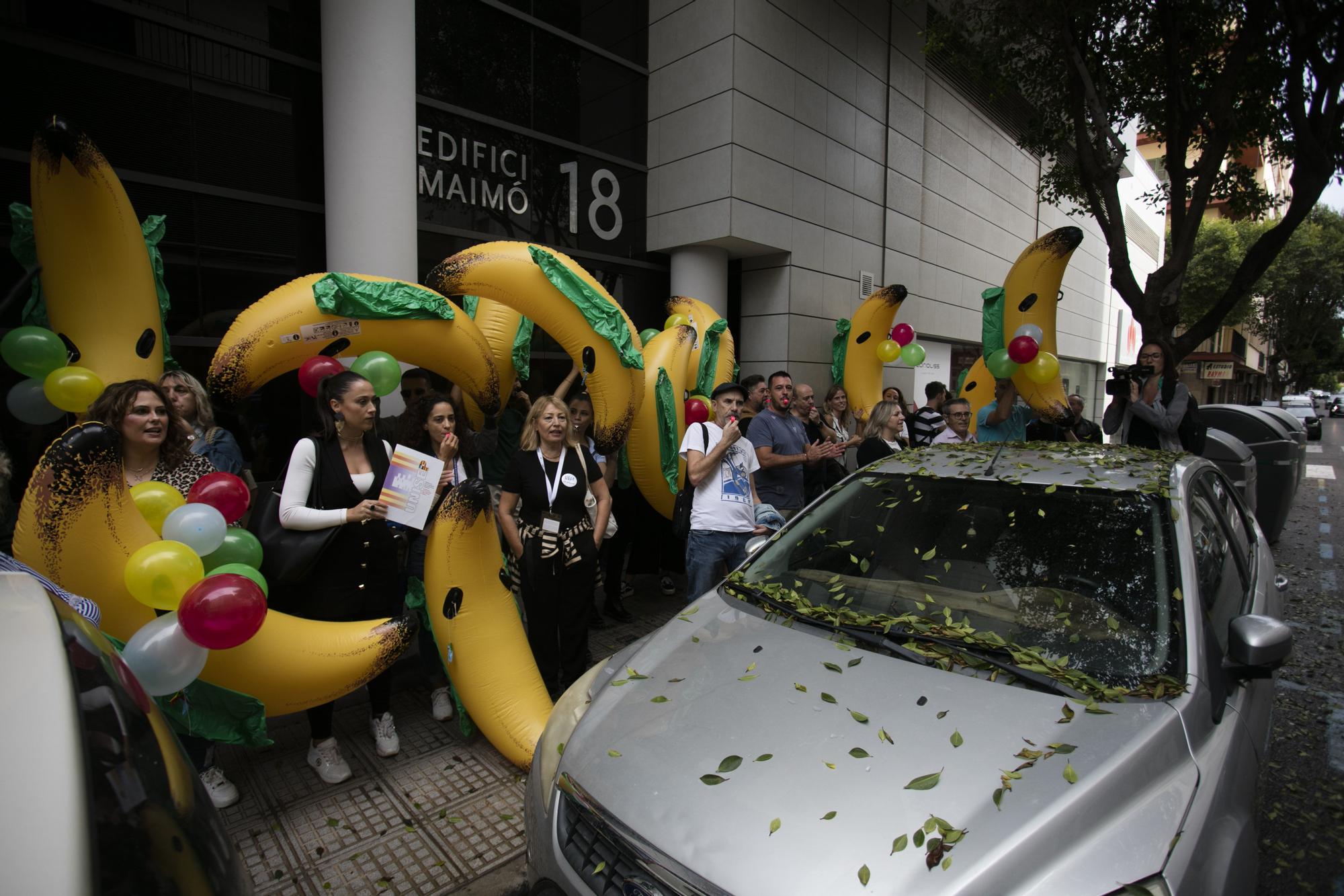 La manifestación de empleados públicos de Ibiza, en imágenes