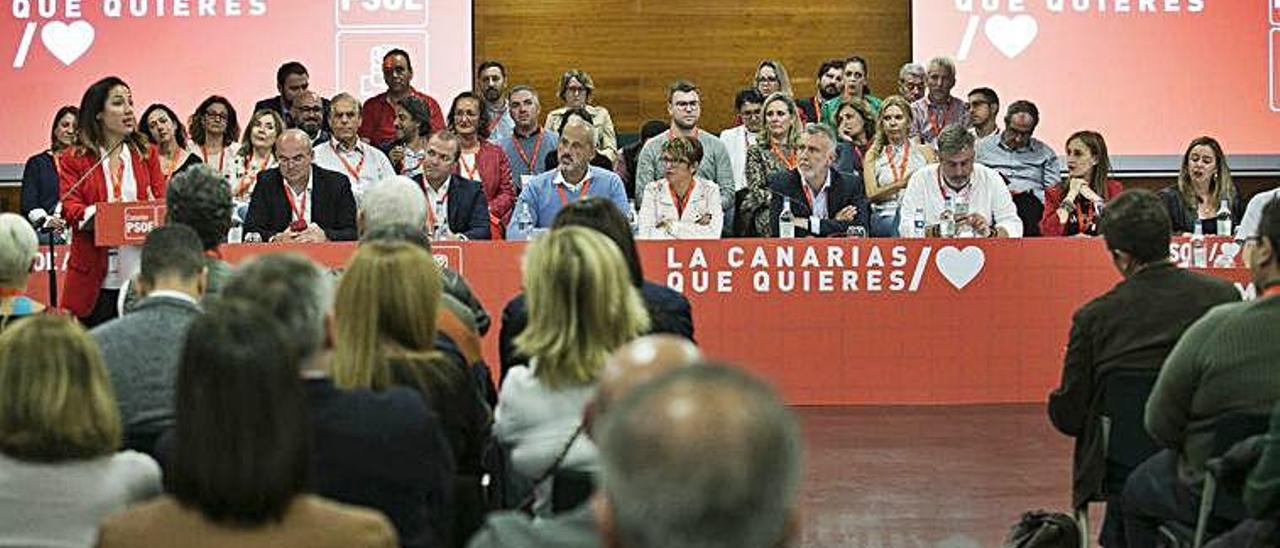 Imagen del Comité Regional del PSOE celebrado anoche en el hotel escuela de Santa Cruz de Tenerife.