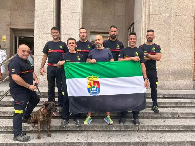 Galería | Los bomberos de la Diputación de Badajoz viajan a Venezuela tras el terremoto