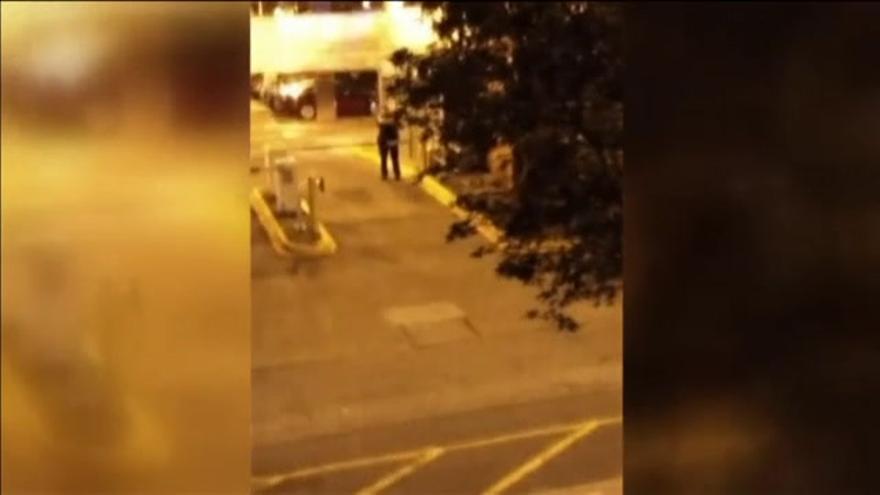 VÍDEO / Un policía abate a un estudiante de un campus en los Estados Unidos