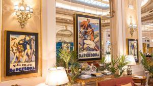 Carteles históricos de Santa Eulàlia en El Palace, cedidos por Stick No Bills