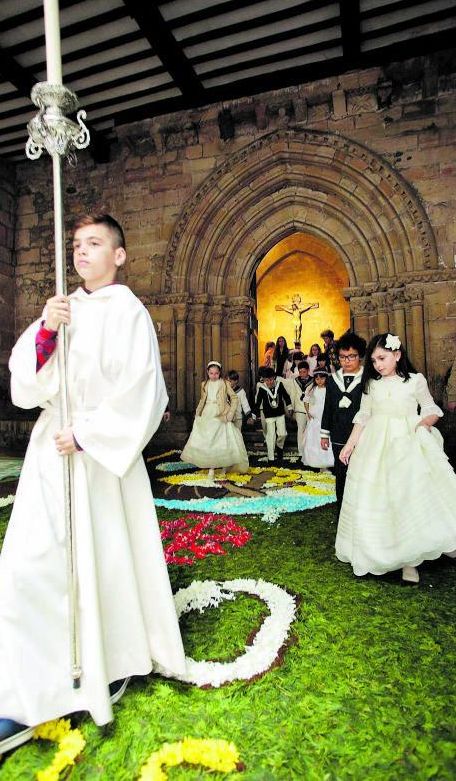 Niños con las palmas en Pascua, en San Nicolás