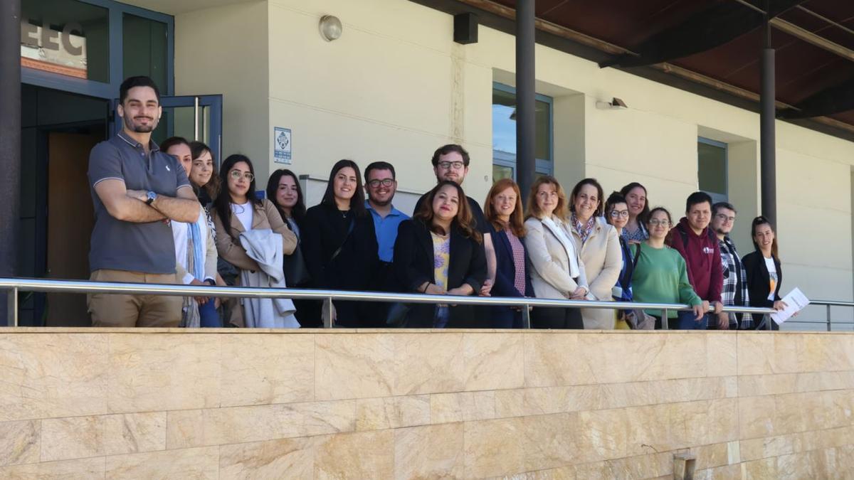 Quince alumnos de la UCO realizan prácticas remuneradas en empresas del Ayuntamiento de Córdoba.