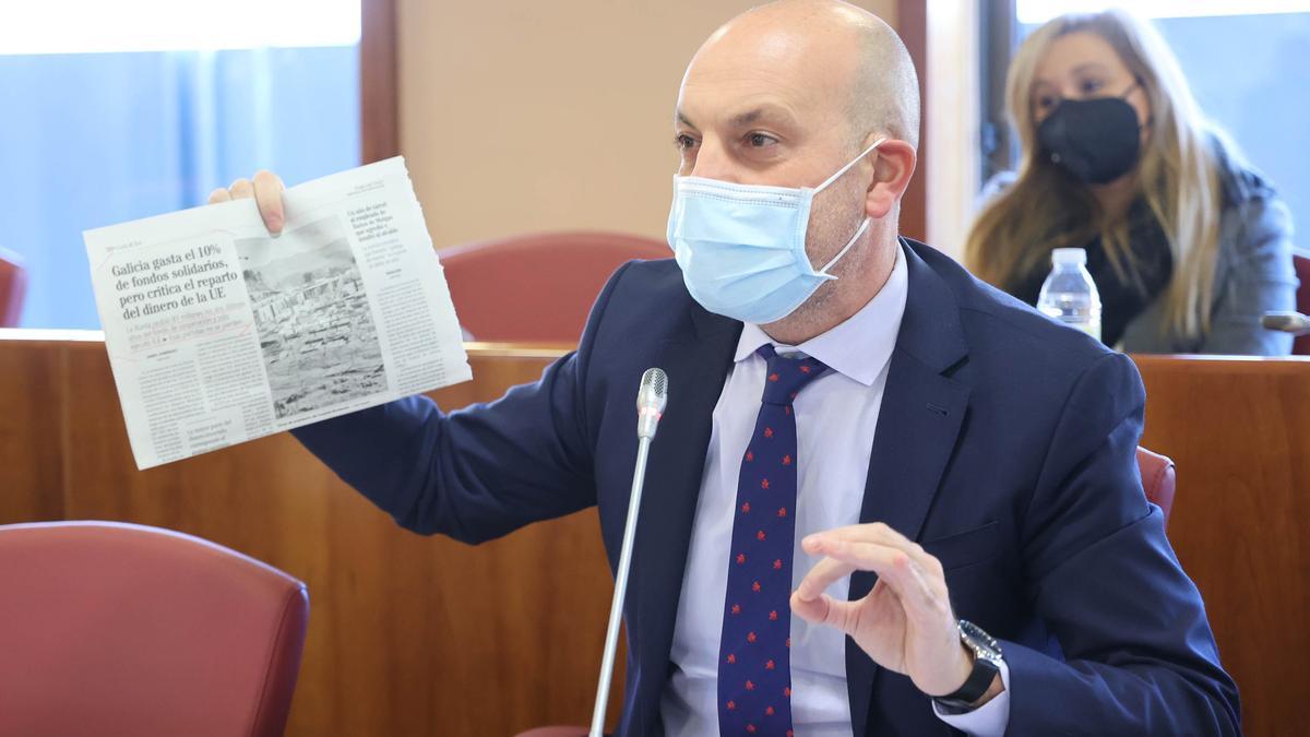 Jaime Aneiros, concejal de Facenda, durante el pleno municipal