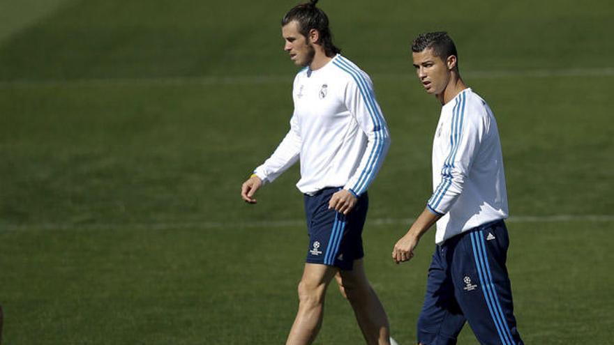 Bale y Cristiano Ronaldo, en un entrenamiento del Madrid.