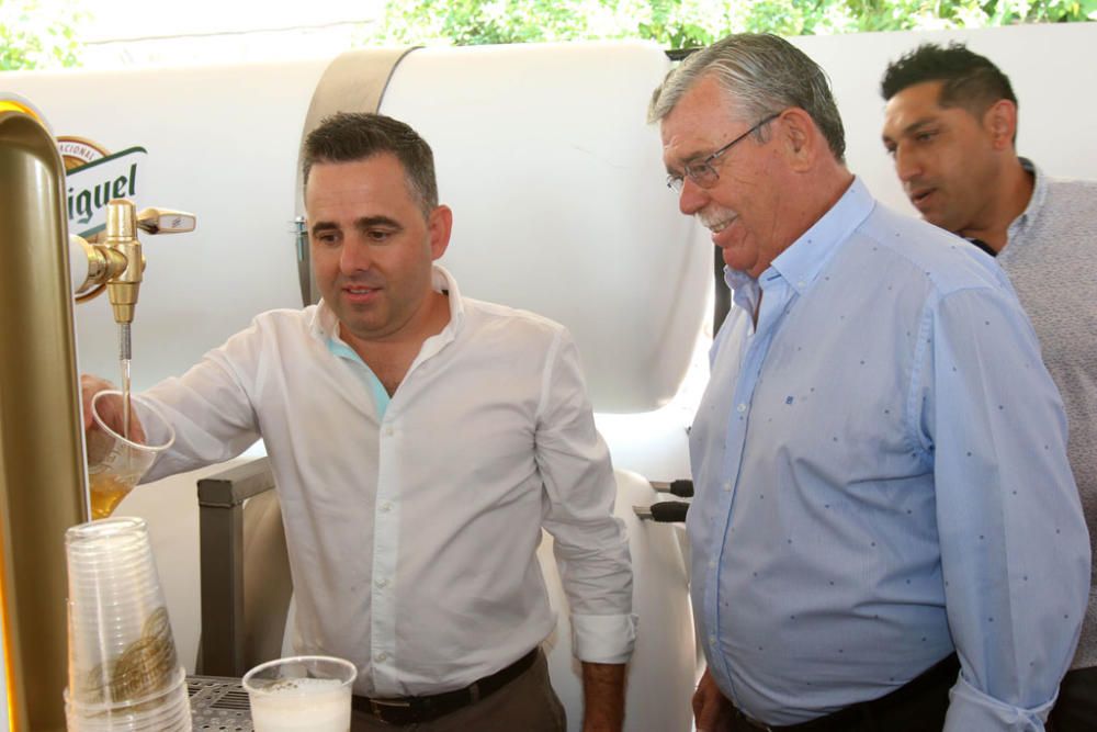 Martín Aguilar, Caminero, Rafael Gil, Basti y Hamyan Al Thani, entre otros, visitan la feria de día en una cita ya tradicional en los días festivos de la ciudad