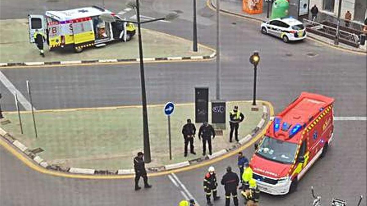 Despliegue policial en el lugar del incendio