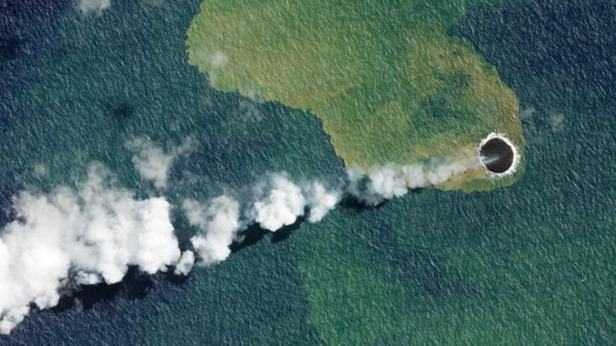 Imagen por satélite de la erupción