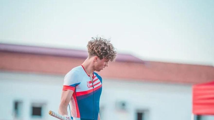Martí Serra, de Sant Fruitós, queda a un lloc del podi en el salt de perxa dels estatals absoluts d'atletisme