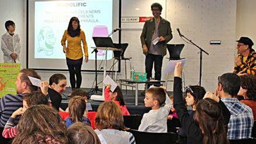 La presentació del llibre a la biblioteca de Figueres