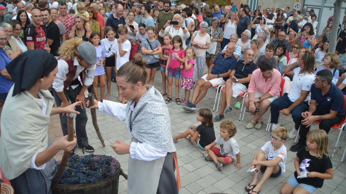 La mainada ha estat protagonista de la trepitjada del primer most