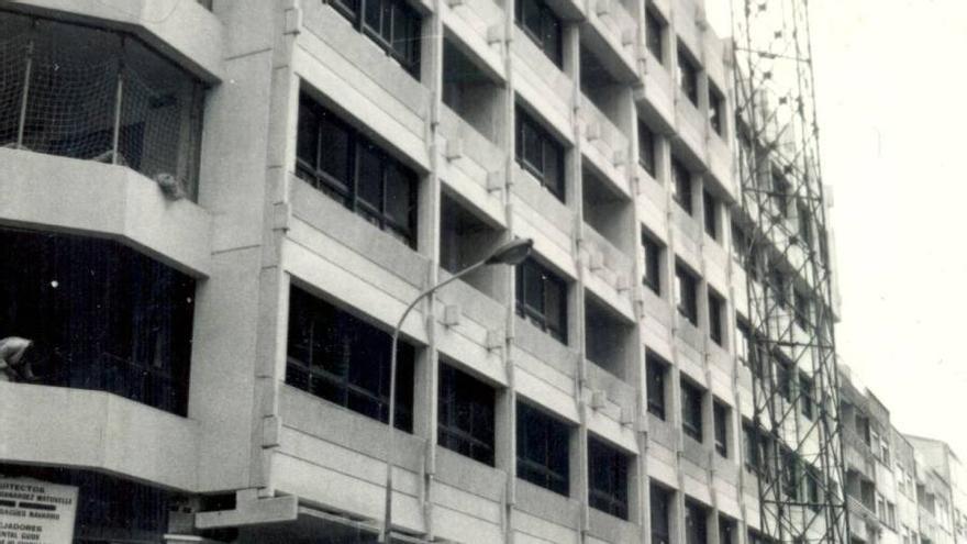 La construcción de Hotel Araguaney en pleno Ensanche compostelano en los años 80
