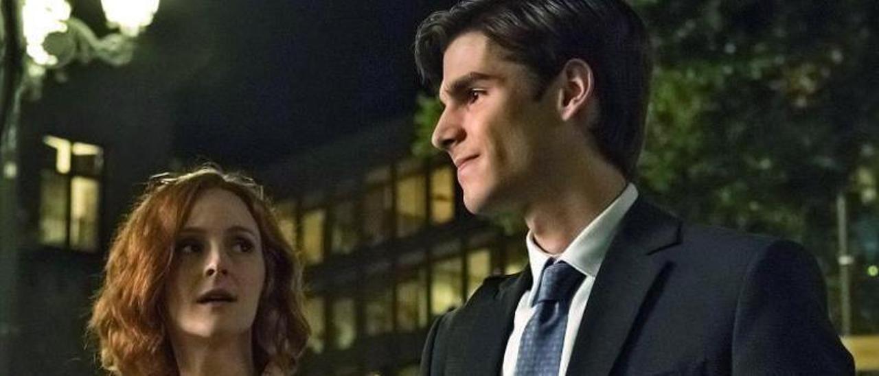 Ana Polvorosa y Álvaro Mel, en un fotograma de la serie.