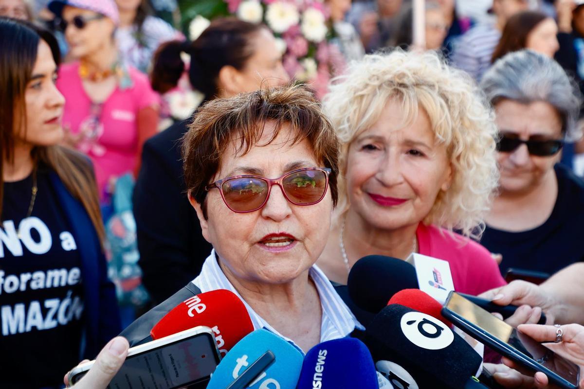 La concentración por la gestión de la dana de este 26 de abril, en imágenes