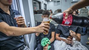 Així pots ajudar a prevenir que els teus fills adolescents consumeixin alcohol