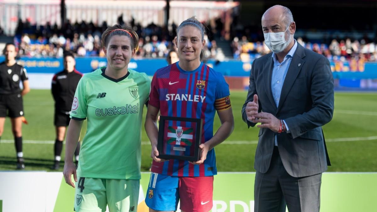 Alexia recibió un homenaje del Athletic