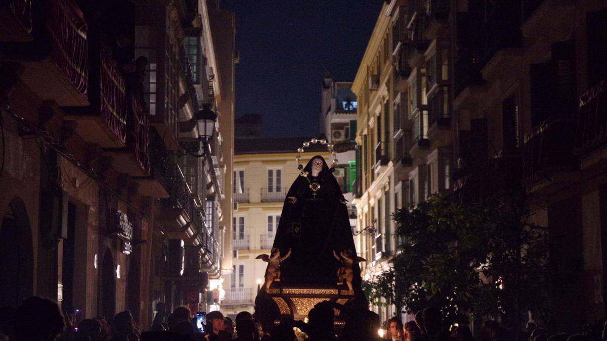 Servitas, el susurro de la noche del Viernes Santo