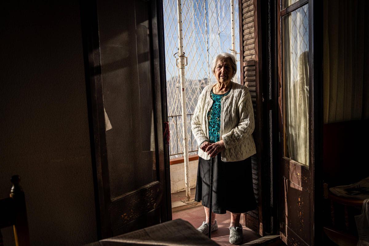 Assumpció en el balcón de su vivienda