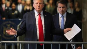 Juez retrasa la sentencia del juicio penal de Donald Trump en Nueva York