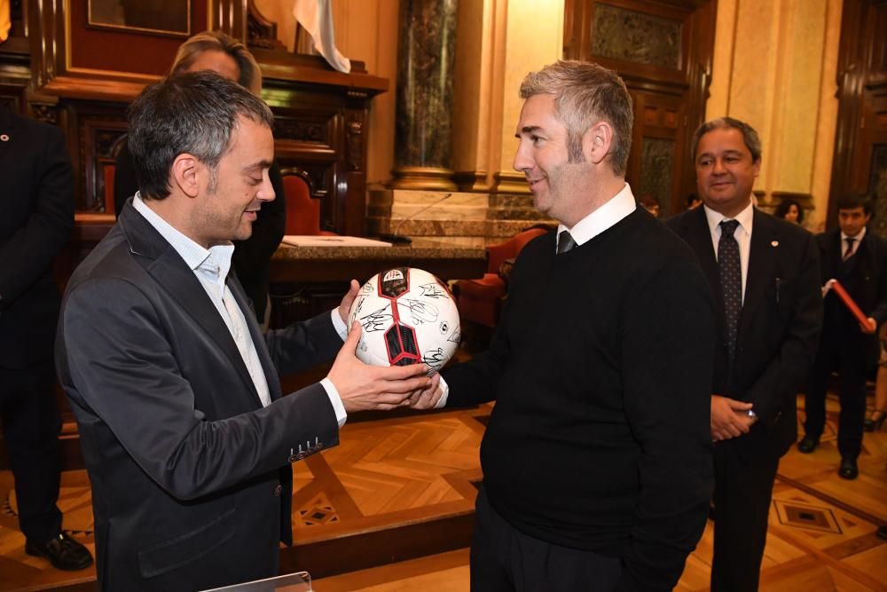 Deportivo y Athletic Club de Bilbao, dos históricos del fútbol español, se ven las caras en el LXXIII Trofeo Teresa Herrera.