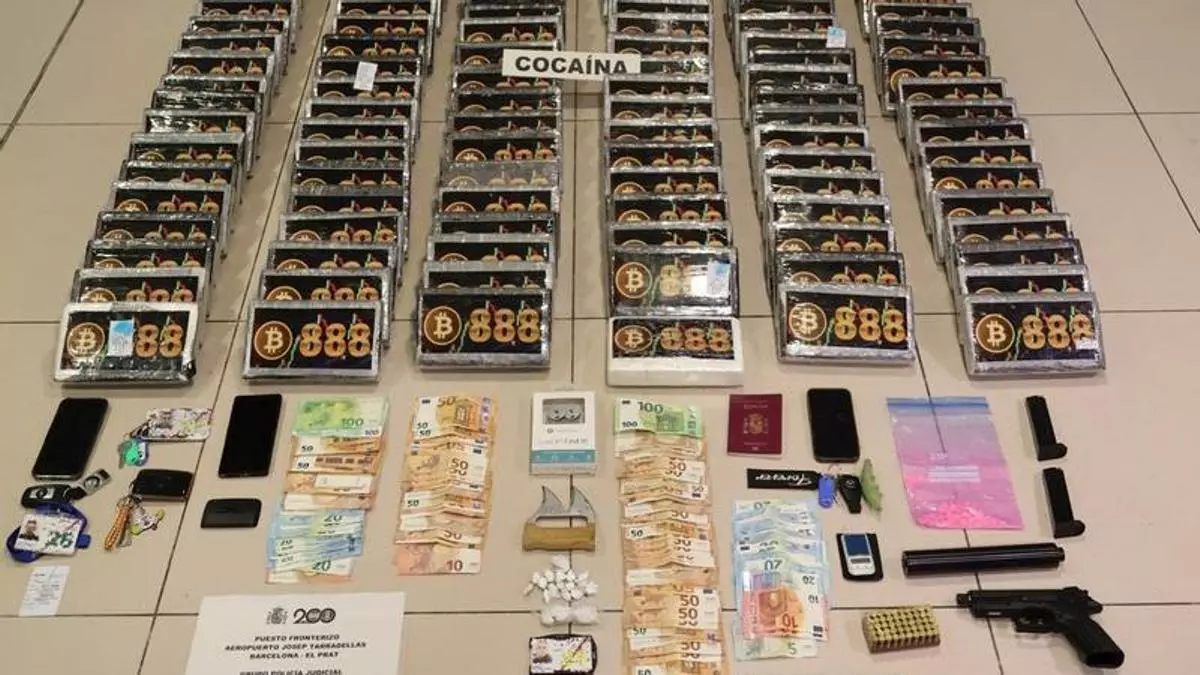 Cae una banda que enviaba cocaína por avión de Brasil a Barcelona y la sacaban empleados del aeropuerto