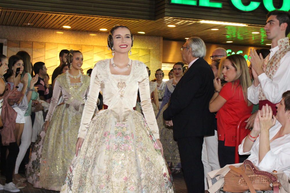 Estreno de las falleras mayores y cortes 2020 en Una Festa per a Tots