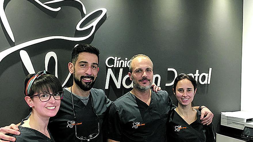 Profesionales de la Clínica Nalón Dental de El Entrego.