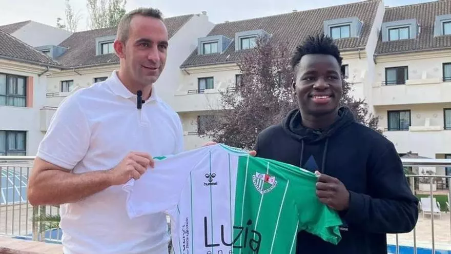 La historia de Mawuli Mensah: una academia holandesa en Marbella y 50.000 euros de traspaso