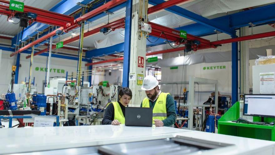 Trabajadores de Keyter en Lucena.