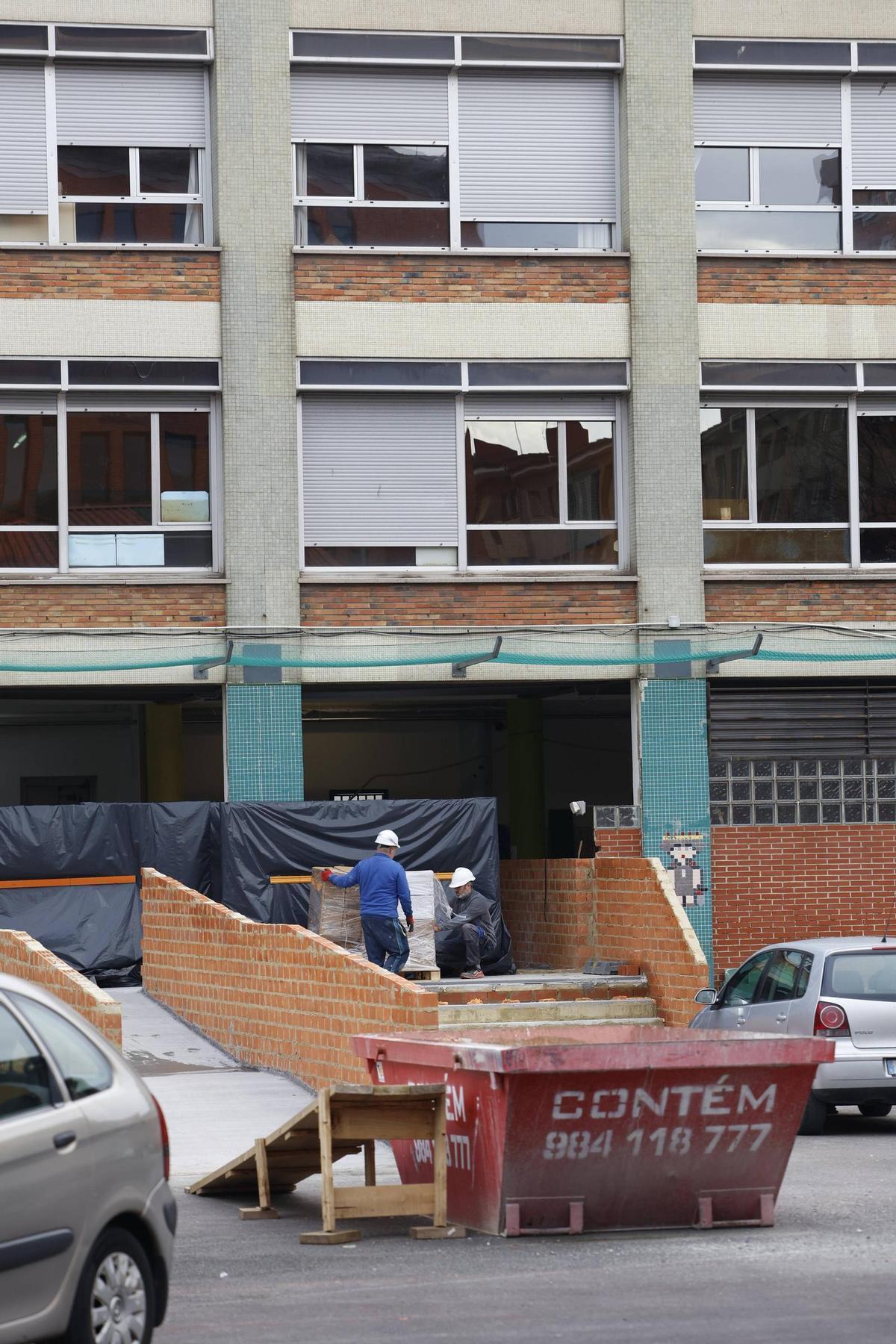 Así es el día a día en un colegio en obras: el Rey Pelayo de Gijón empieza a ver la luz al final del túnel dos años después del derrumbe (en imágenes)