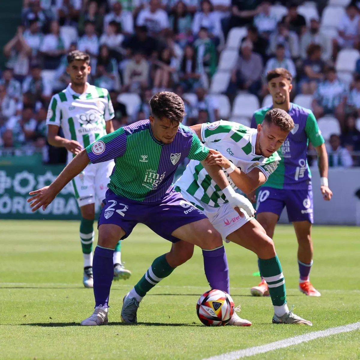 ¡Carlos Albarrán adelanta al Córdoba CF ante el Málaga!