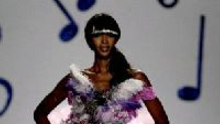 Naomi Campbell: NUEVA YORK EXHIBEVETERANIA ENSU FASHION WEEK