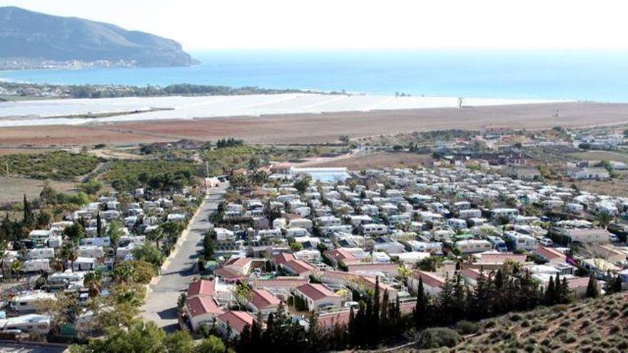 Panorámica del camping Los Madriles, en Isla Plana.