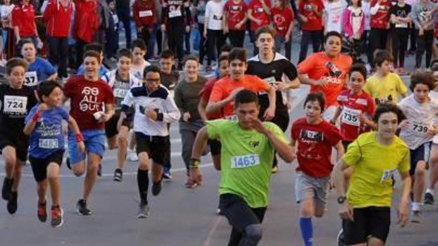 La carrera solidaria de Manos Unidas invade el Raval