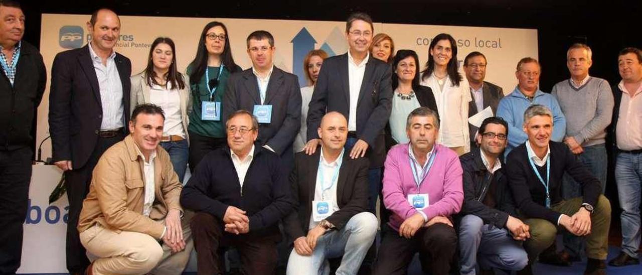 Foto de familia del PP tras el congreso de 2014, de la que ya se cayeron algunos. // Muñiz