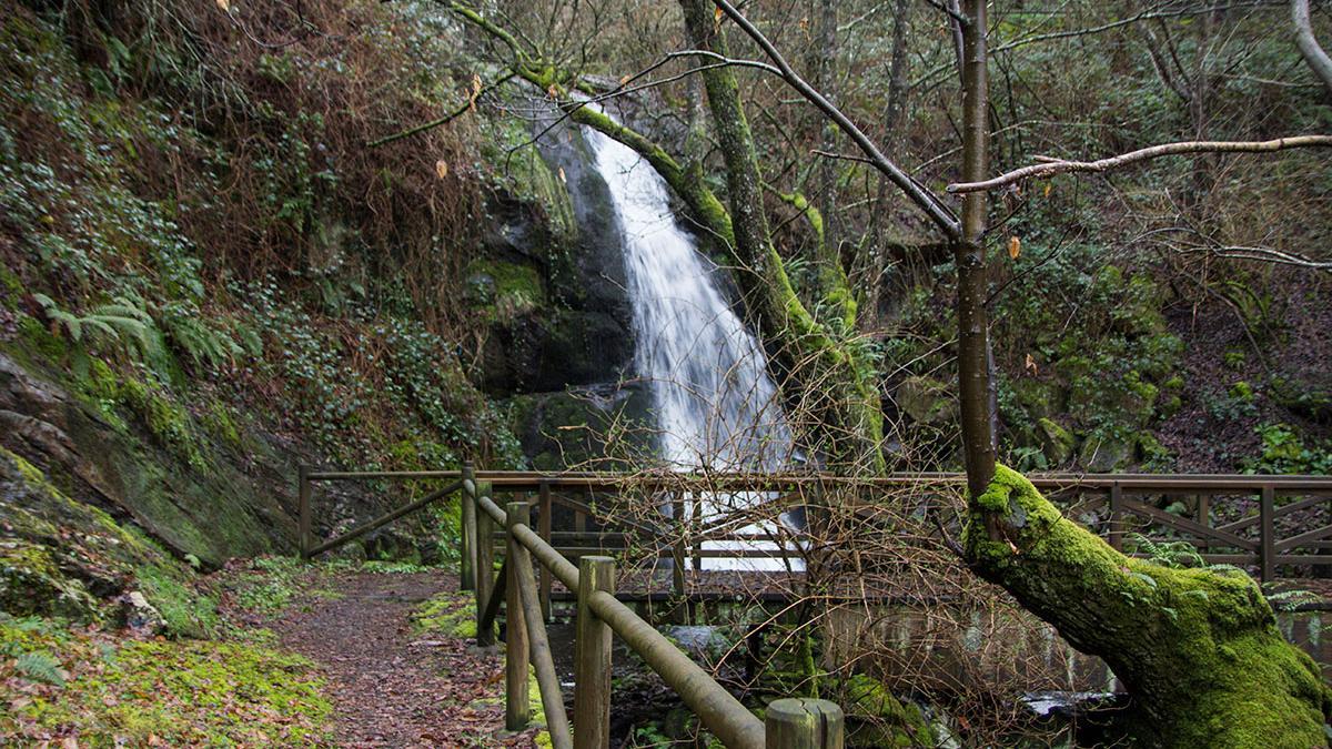 Fervenza ruta do Loio