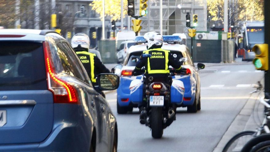Espectacular persecución policial en Zaragoza: circula en patinete en dirección contraria y agrede a un agente