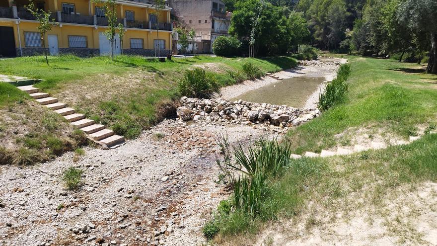 Los pozos de riego secan el Riu Sants durante 15 días a su paso por Canals y l&#039;Alcúdia de Crespins