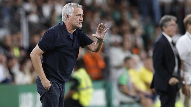 Mourinho: "Cada vez es más difícil escuchar cosas positivas del Real Madrid"