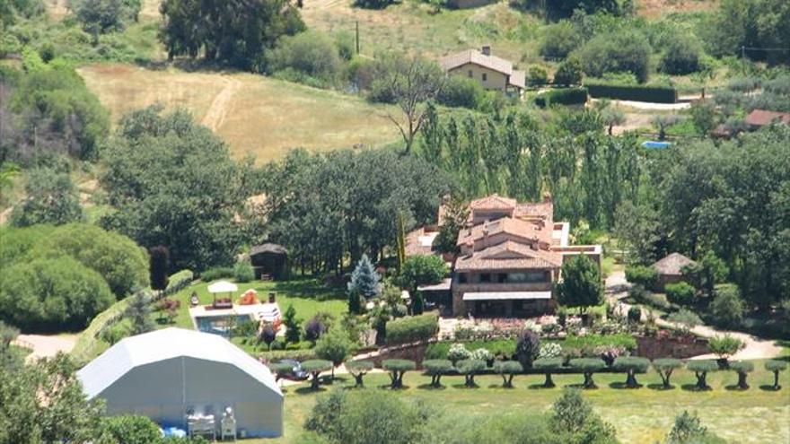 Declarado un pequeño fuego en la casa de Alejandro Sanz en La Vera