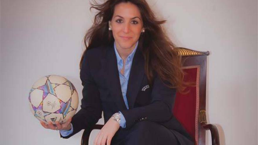 MARIA DE LA PAZ : &quot;Espero vivir pronto otro ascenso del Córdoba CF&quot;