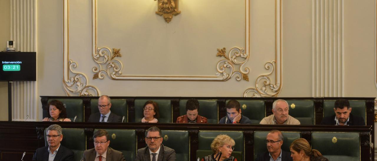 Diputados provinciales durante un pleno