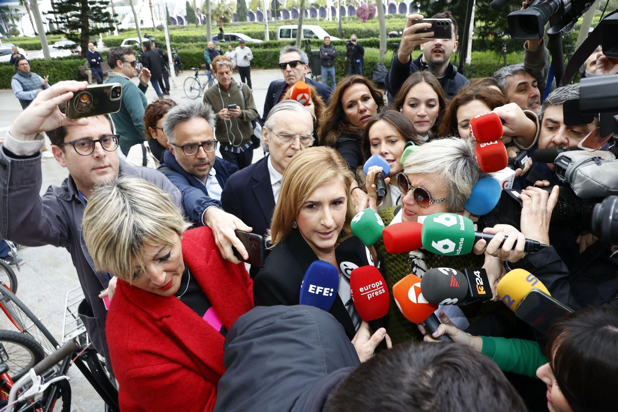 La llegada de la exconsellera Pradas y Argüeso para declarar como imputados por la gestión de la dana