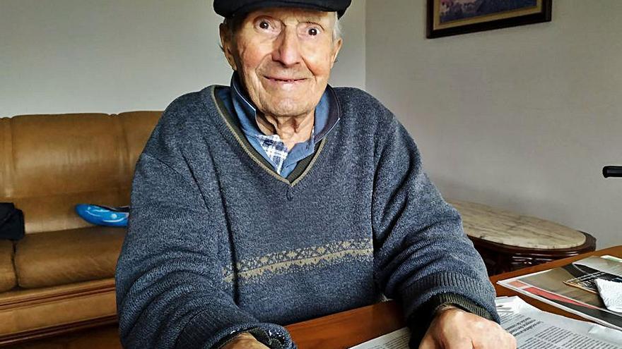 Adolfo Martínez,gaiteiro de 96 años